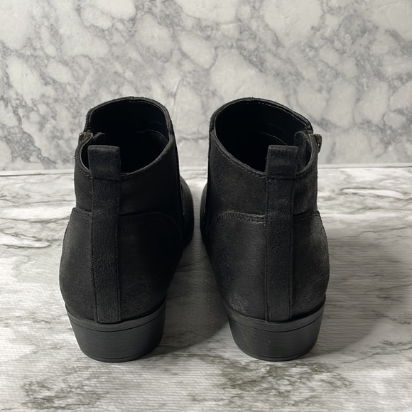 Austin trading Co., black booties. - Picture 7 of 13